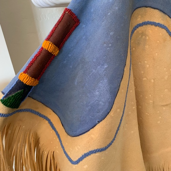 Beautiful Handmade Beaded and Painted Native American Indian Regalia - Picture 5 of 15